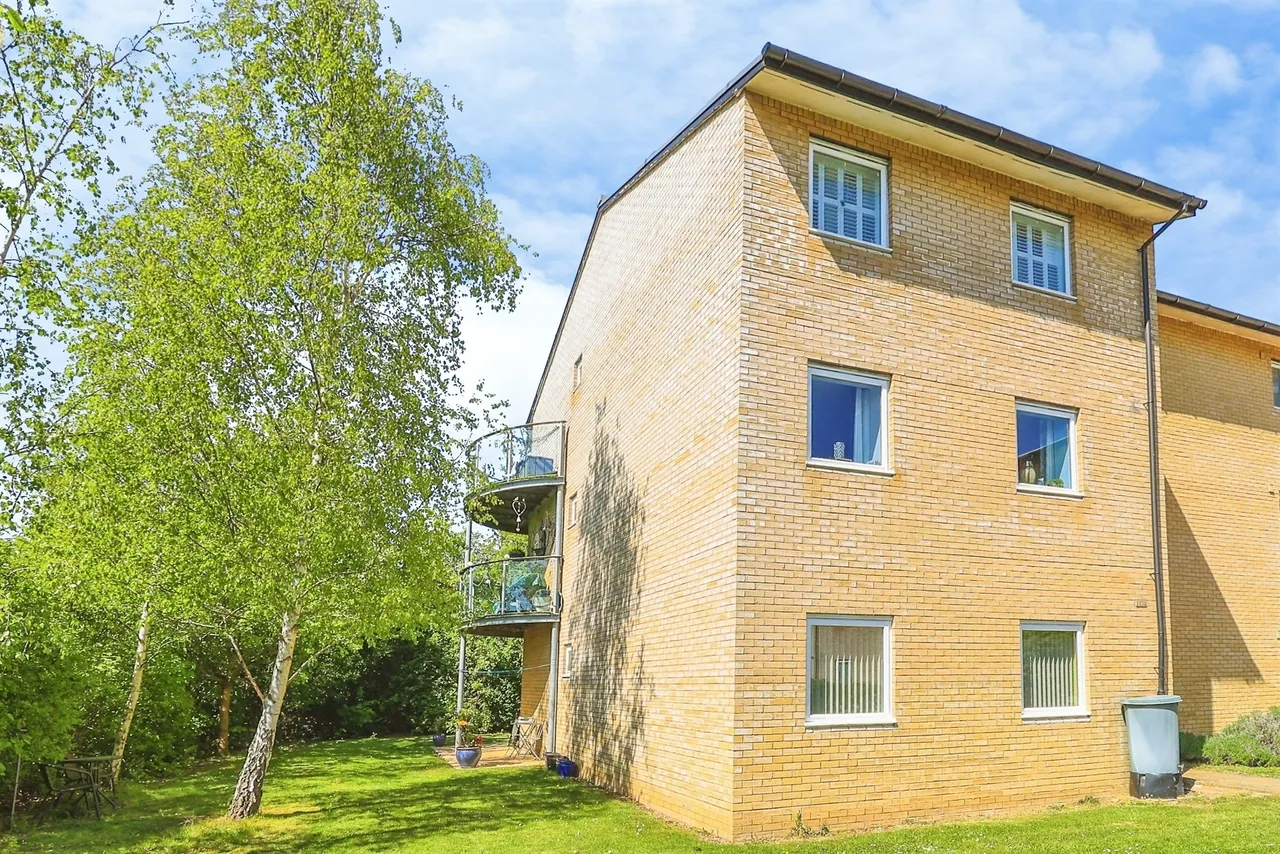 2 bed flat for sale — Pye Bridge End, Broughton, Milton Keynes