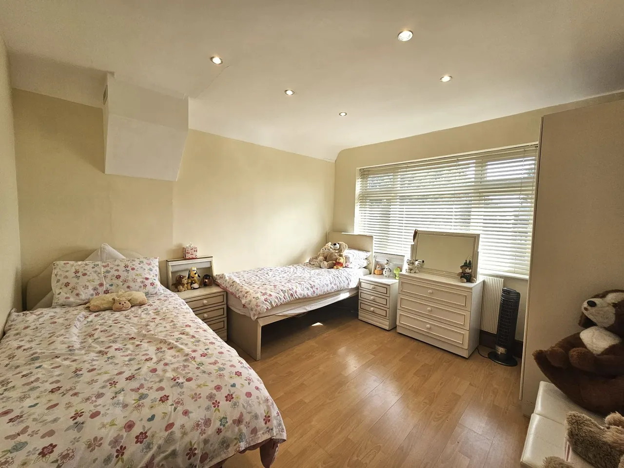 Warwick Avenue, Edgware, HA8, photo 11