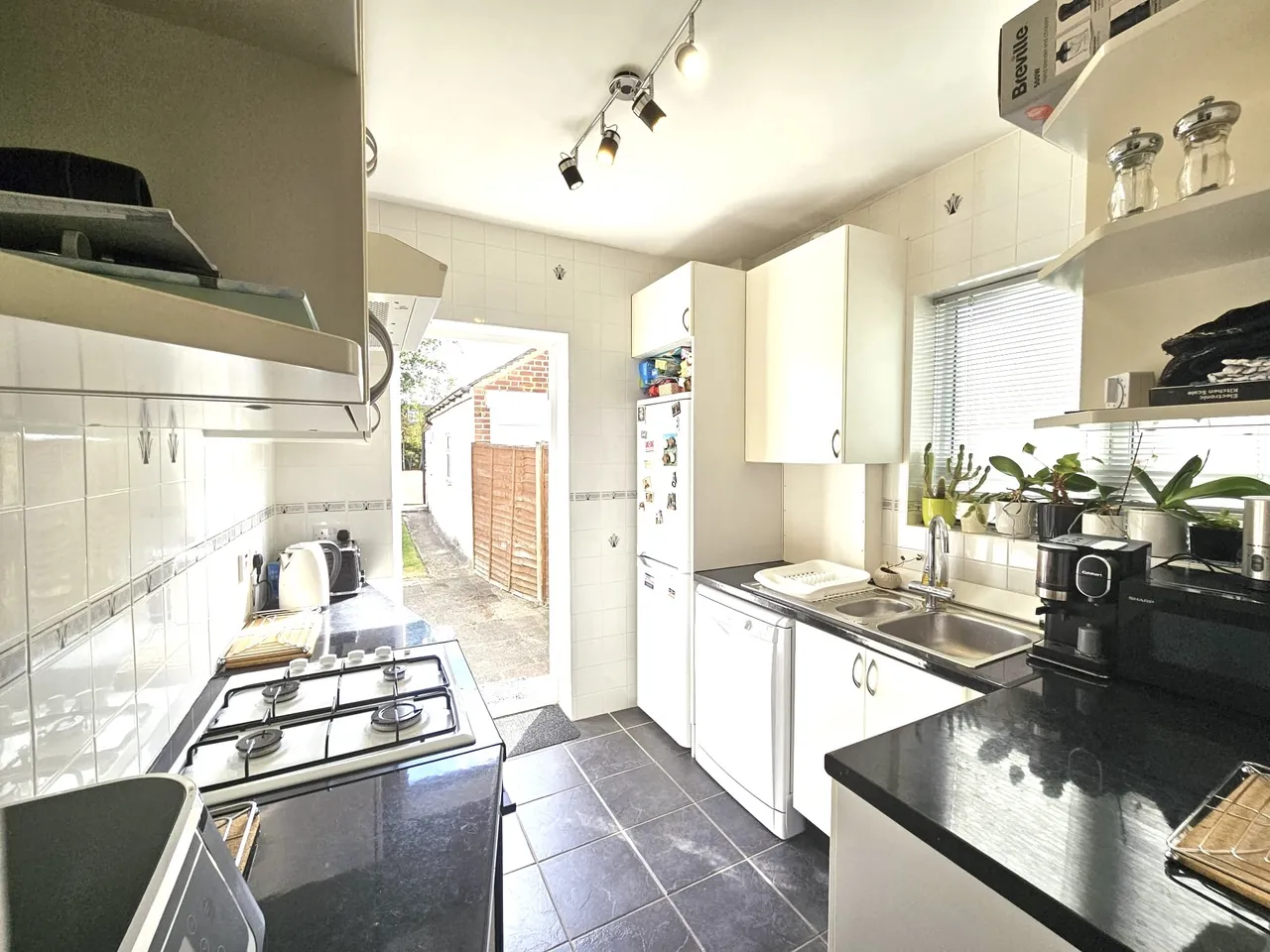 Warwick Avenue, Edgware, HA8, photo 8