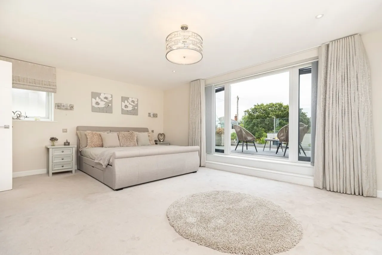 Sherwood Avenue, Whitecliff, photo 9