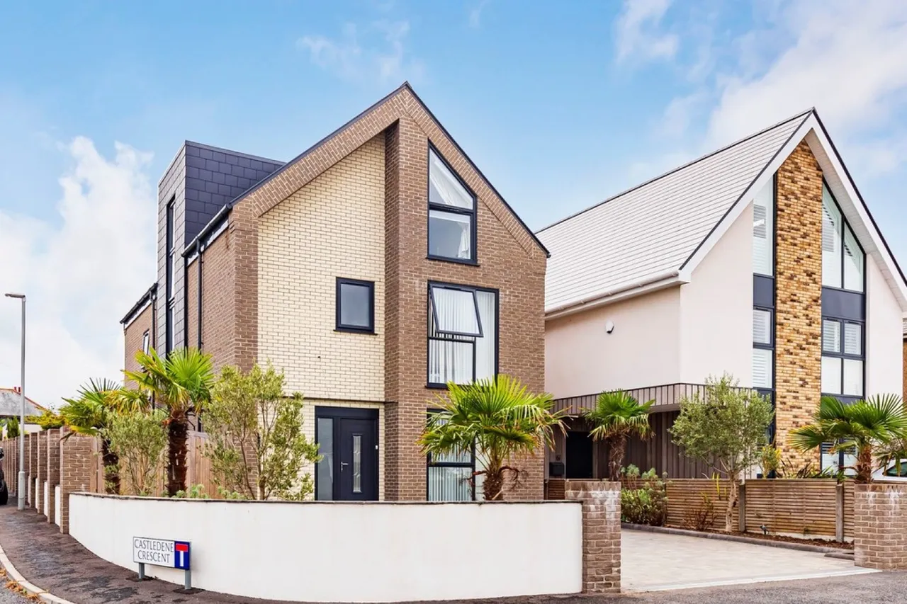 4 bed house to rent — Sherwood Avenue, Whitecliff