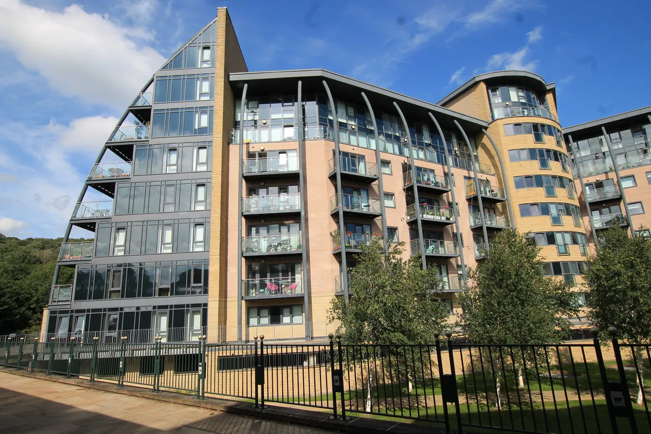 2 bed flat for sale, Victoria Mills, Salts Mill Roa, BD17