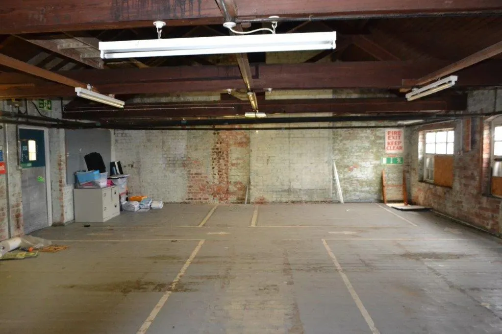 High Street, Kettering, photo 17