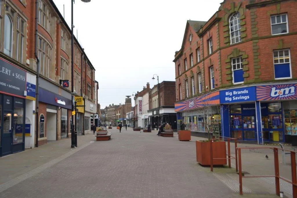 High Street, Kettering, photo 35
