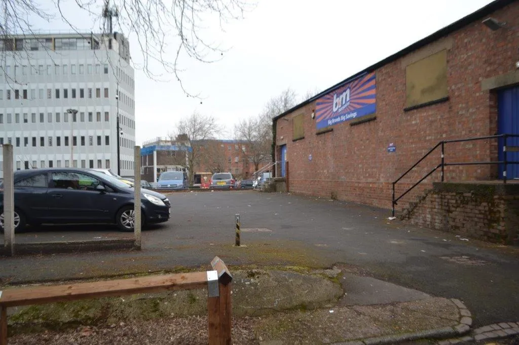 High Street, Kettering, photo 8