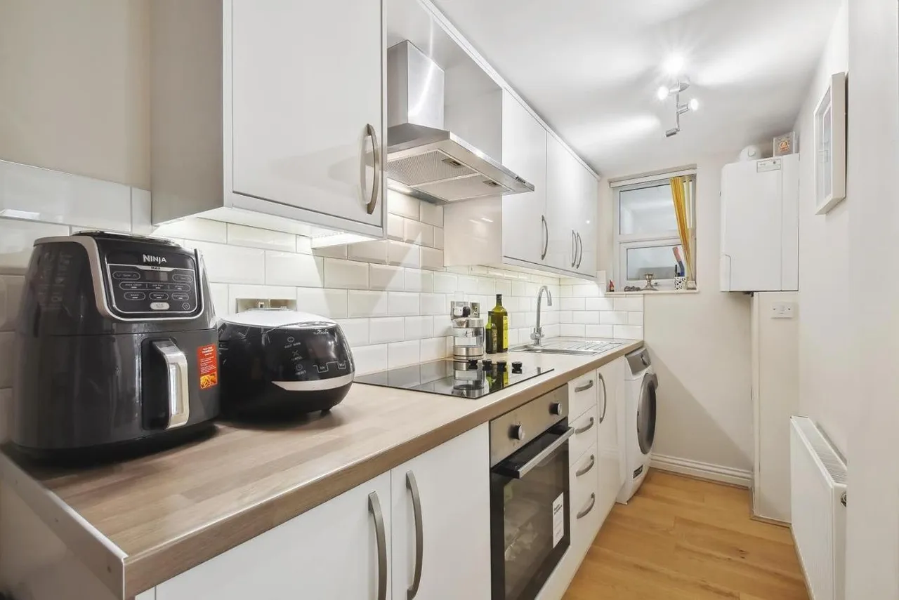 Alexandra Road, London, photo 9