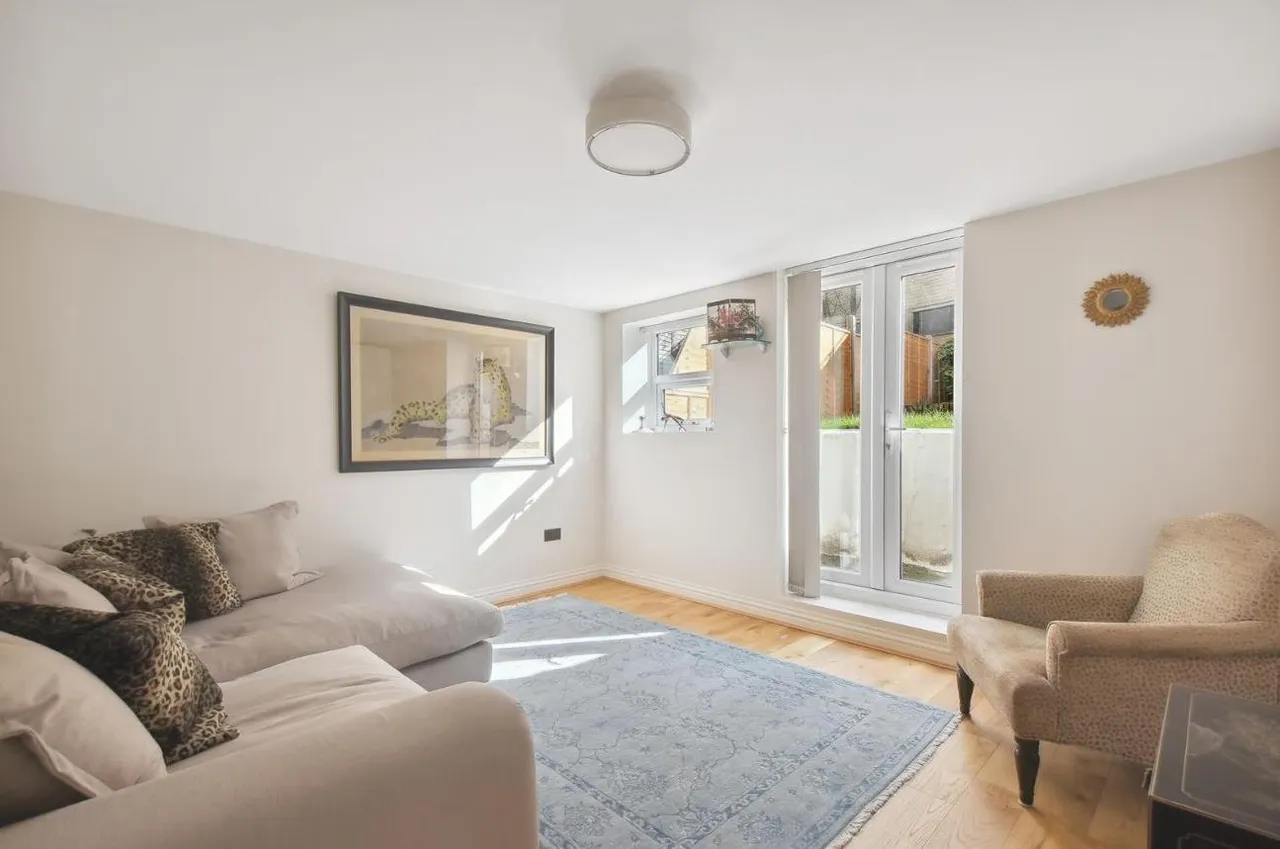 Alexandra Road, London, photo 8