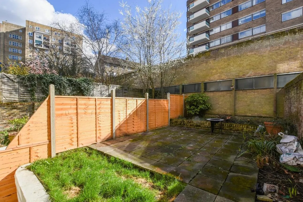 Alexandra Road, London, photo 7