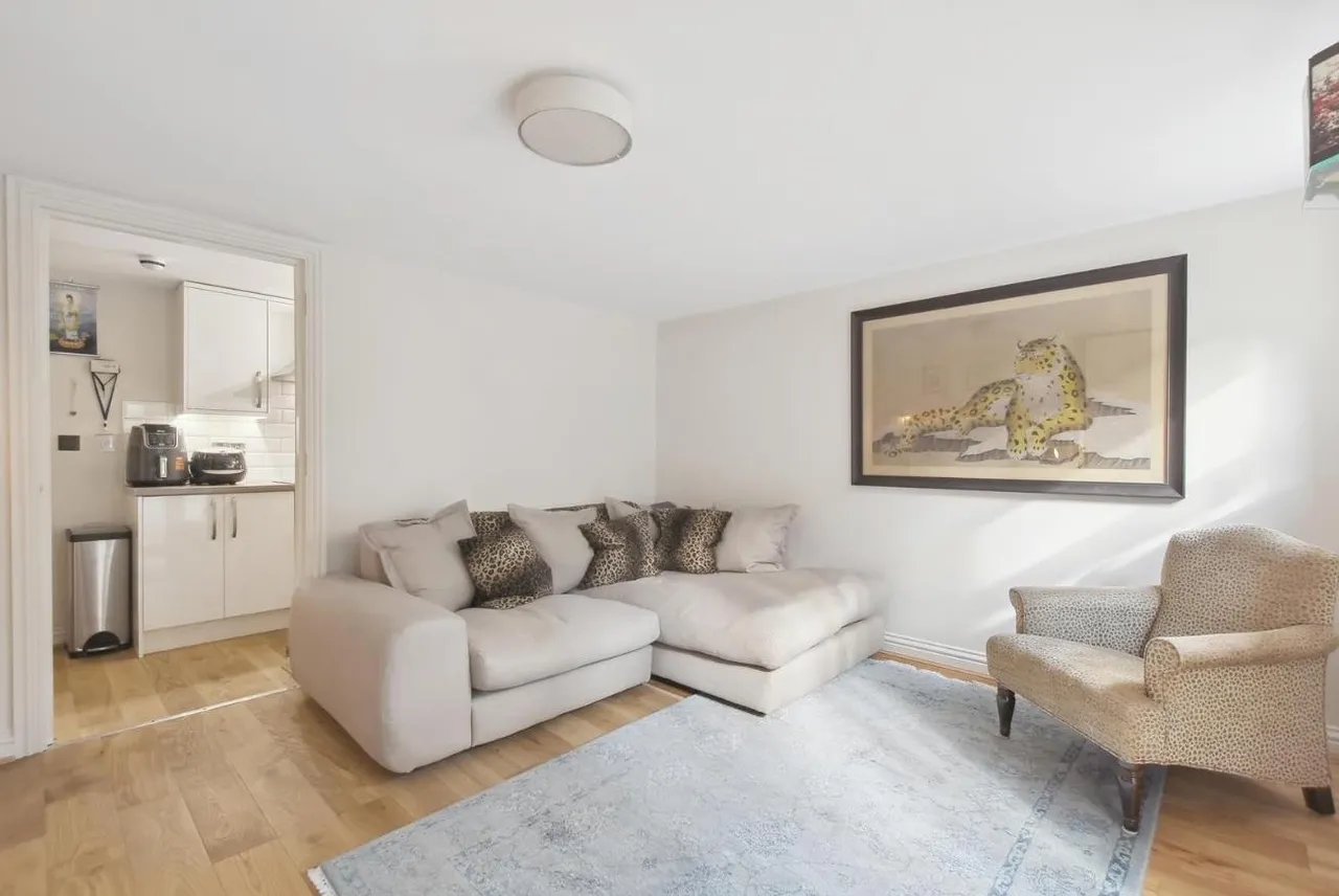 Alexandra Road, London, photo 11