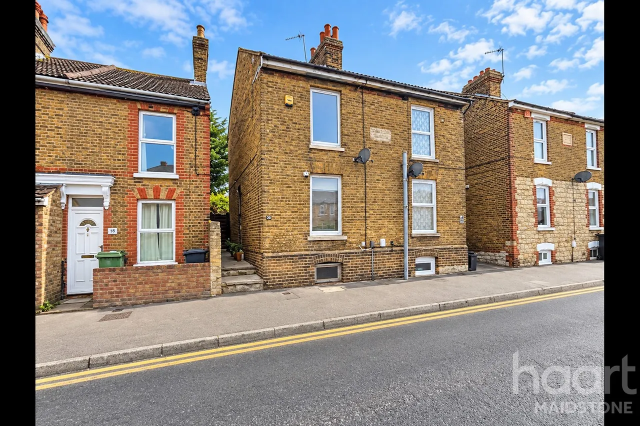 2 bed house for sale, Well Road, Maidstone, ME14