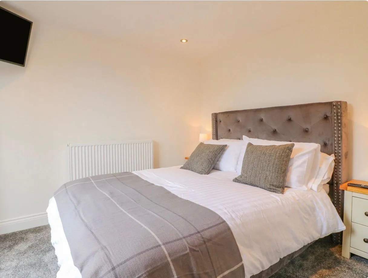 Main Street, Sutton-on-trent, NG23, photo 32