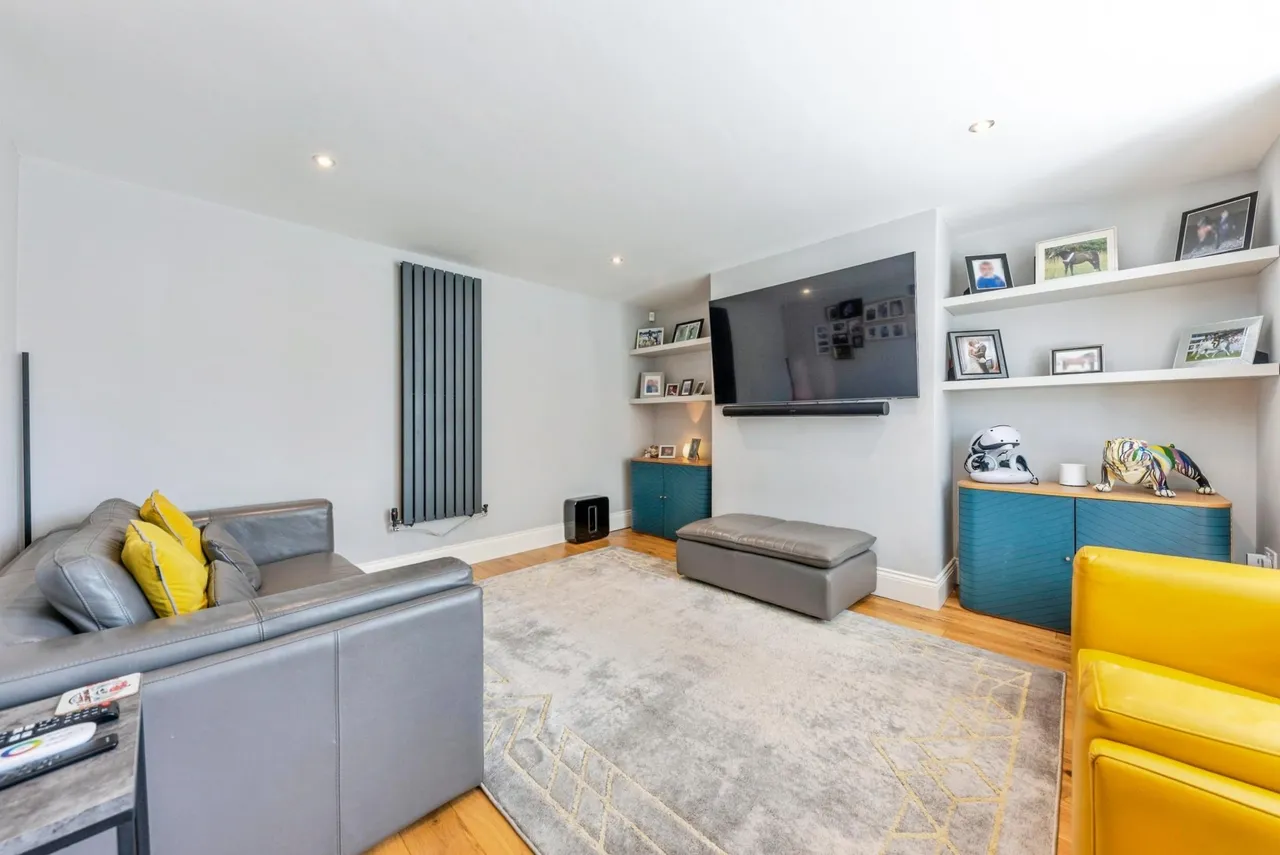 Main Street, Sutton-on-trent, NG23, photo 9