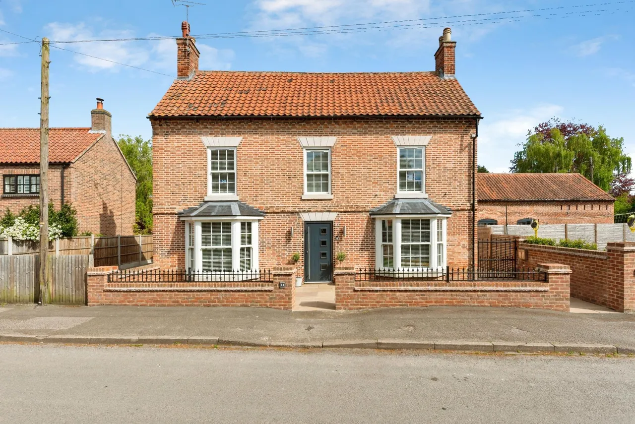 7 bed house for sale, Main Street, Sutton-on-trent, NG23
