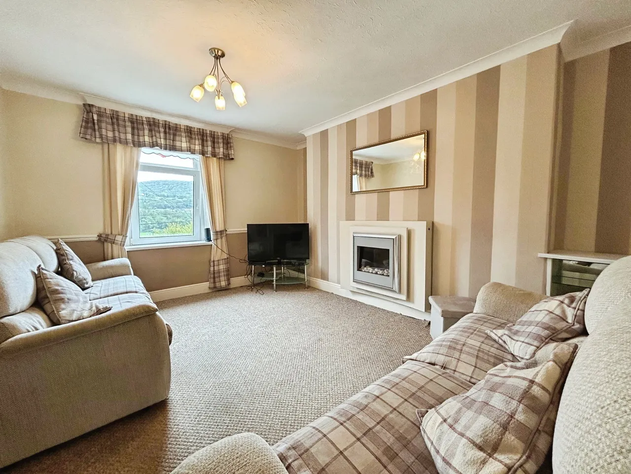 Swansea Road, Pontardawe, SA8, photo 3