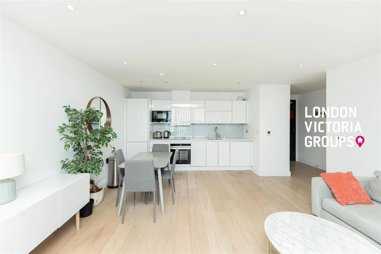 East Ferry Road, London, photo 5