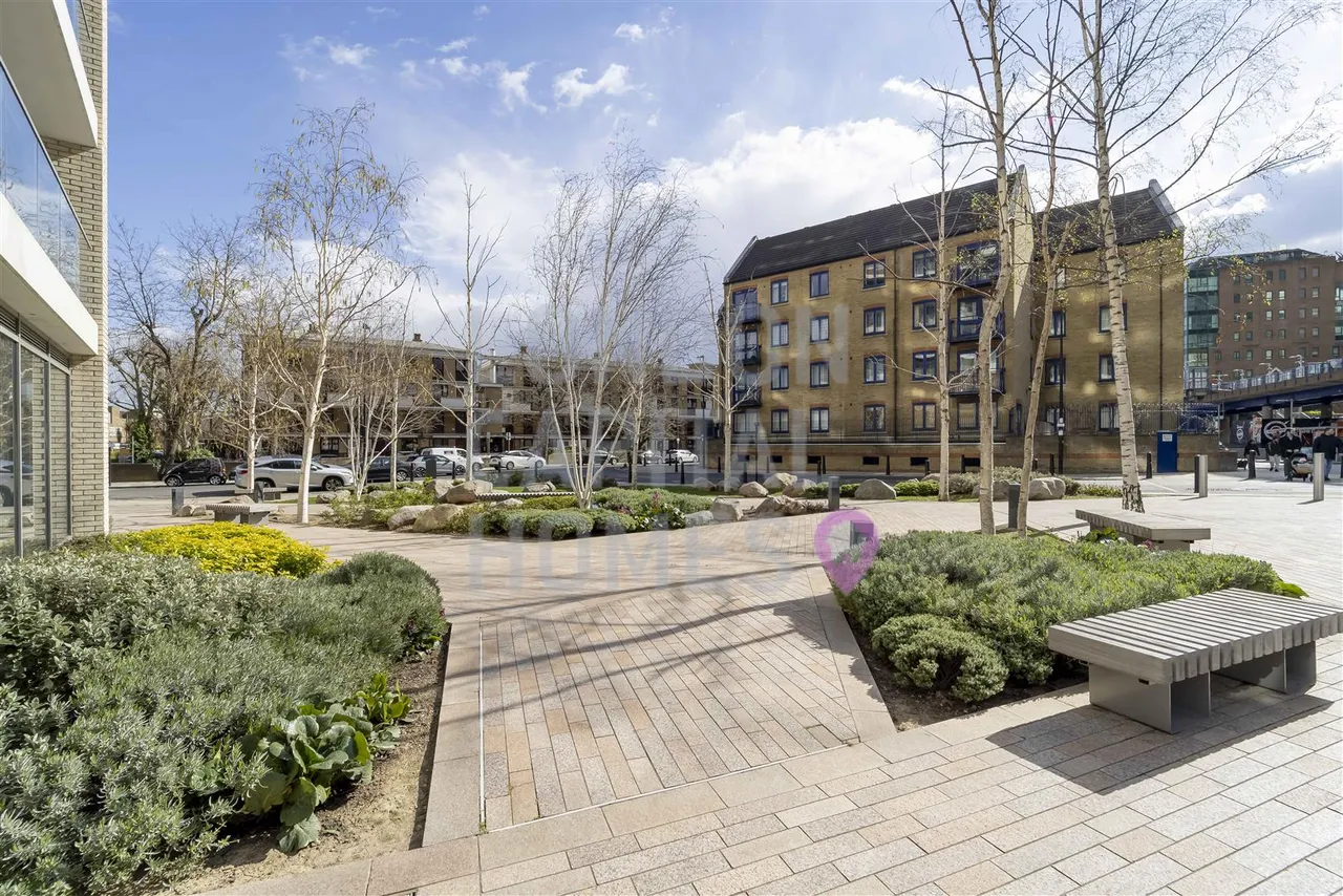 East Ferry Road, London, photo 16