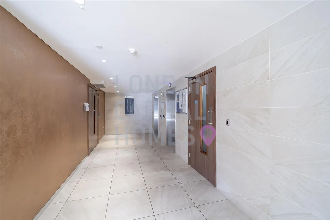 East Ferry Road, London, photo 14