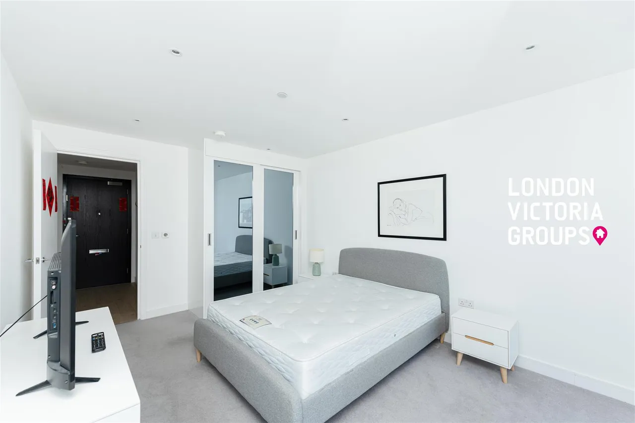 East Ferry Road, London, photo 7