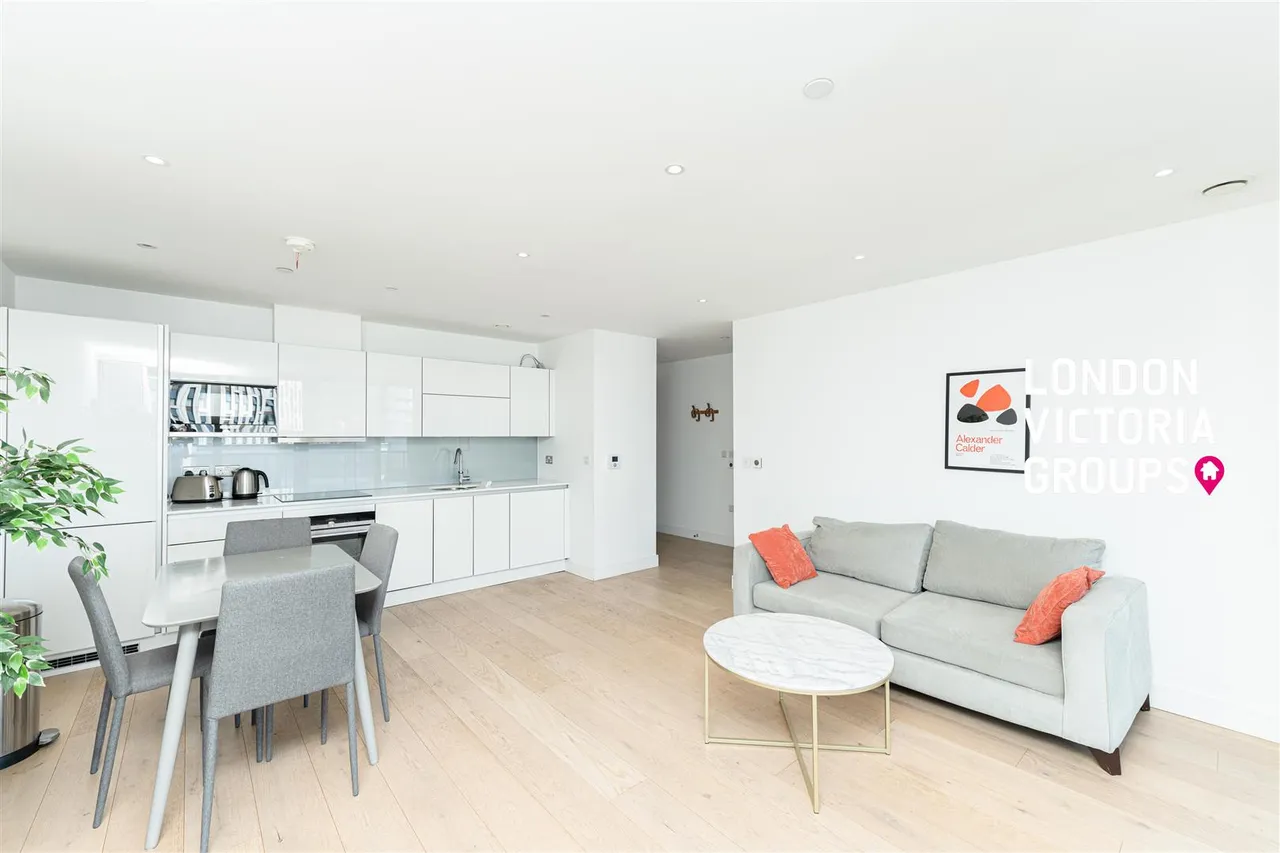East Ferry Road, London, photo 2