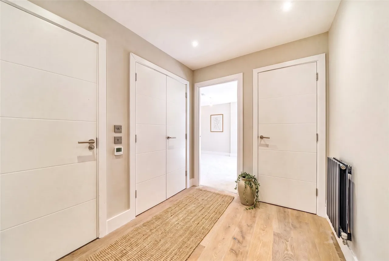 Shepherds Bush Road, W6, photo 9