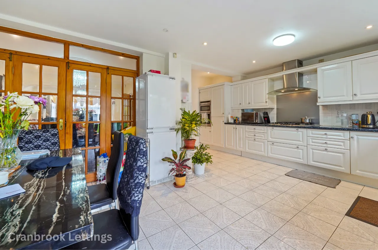 Springfield Drive, Ilford, IG2, photo 6
