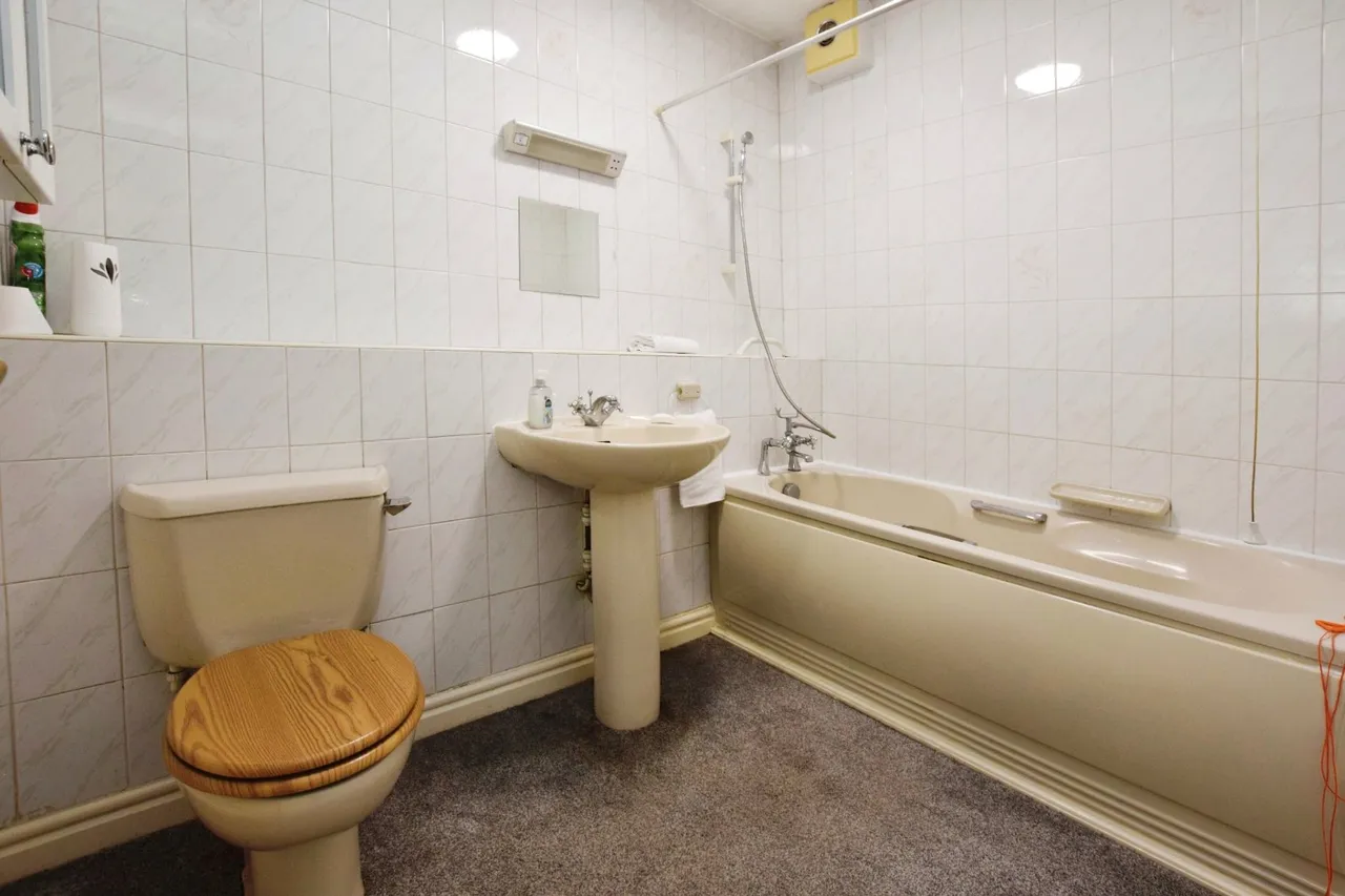 Regent Road, Altrincham, WA14, photo 9
