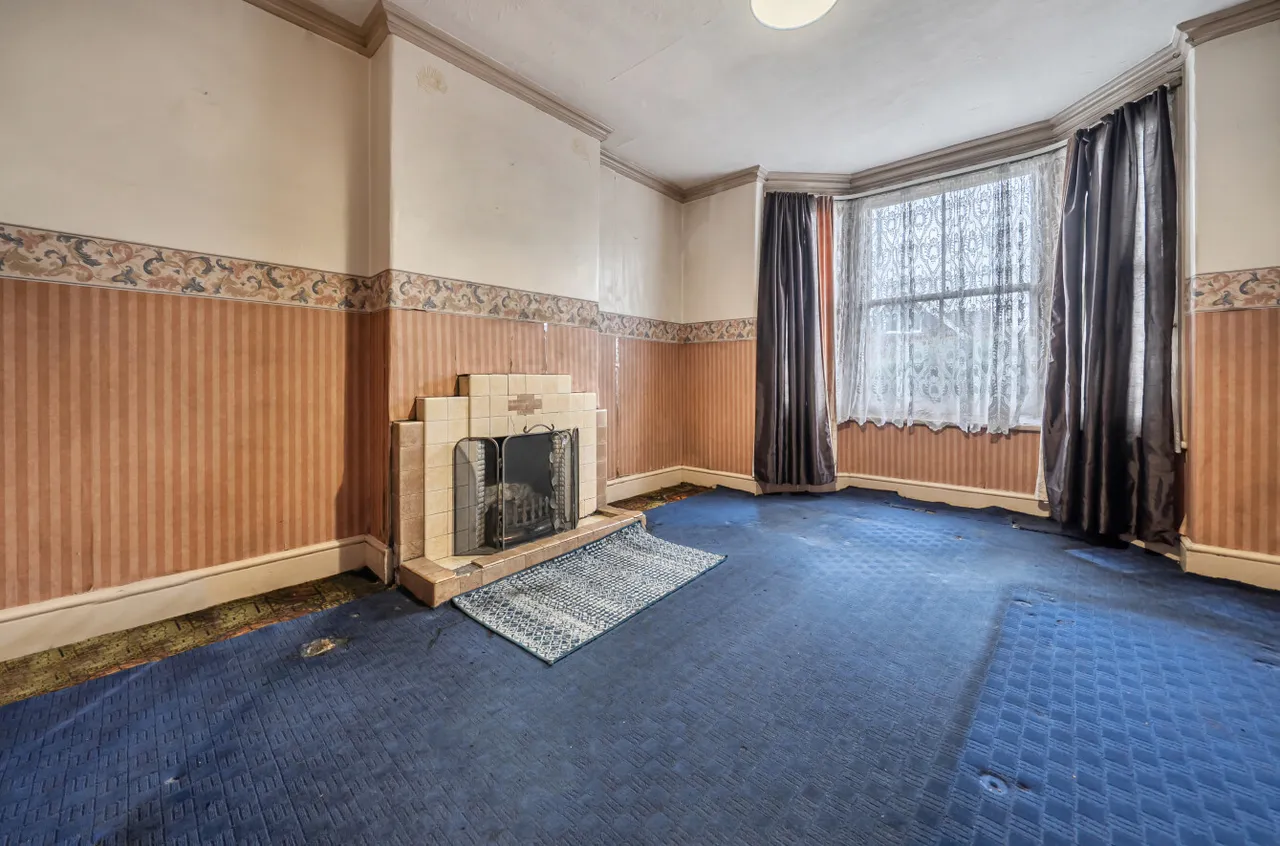 MacDonald Road, Lightwater, Surrey, GU18 5TN, photo 3