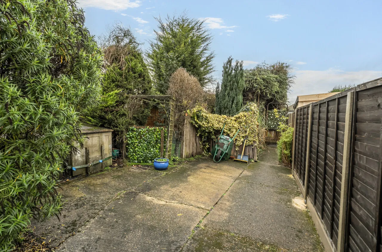 MacDonald Road, Lightwater, Surrey, GU18 5TN, photo 19