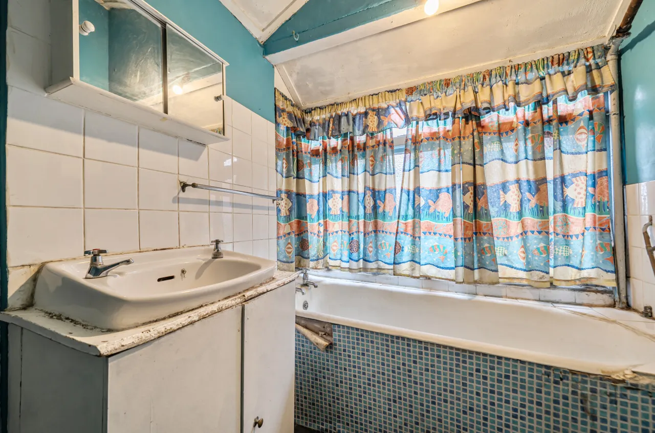 MacDonald Road, Lightwater, Surrey, GU18 5TN, photo 15