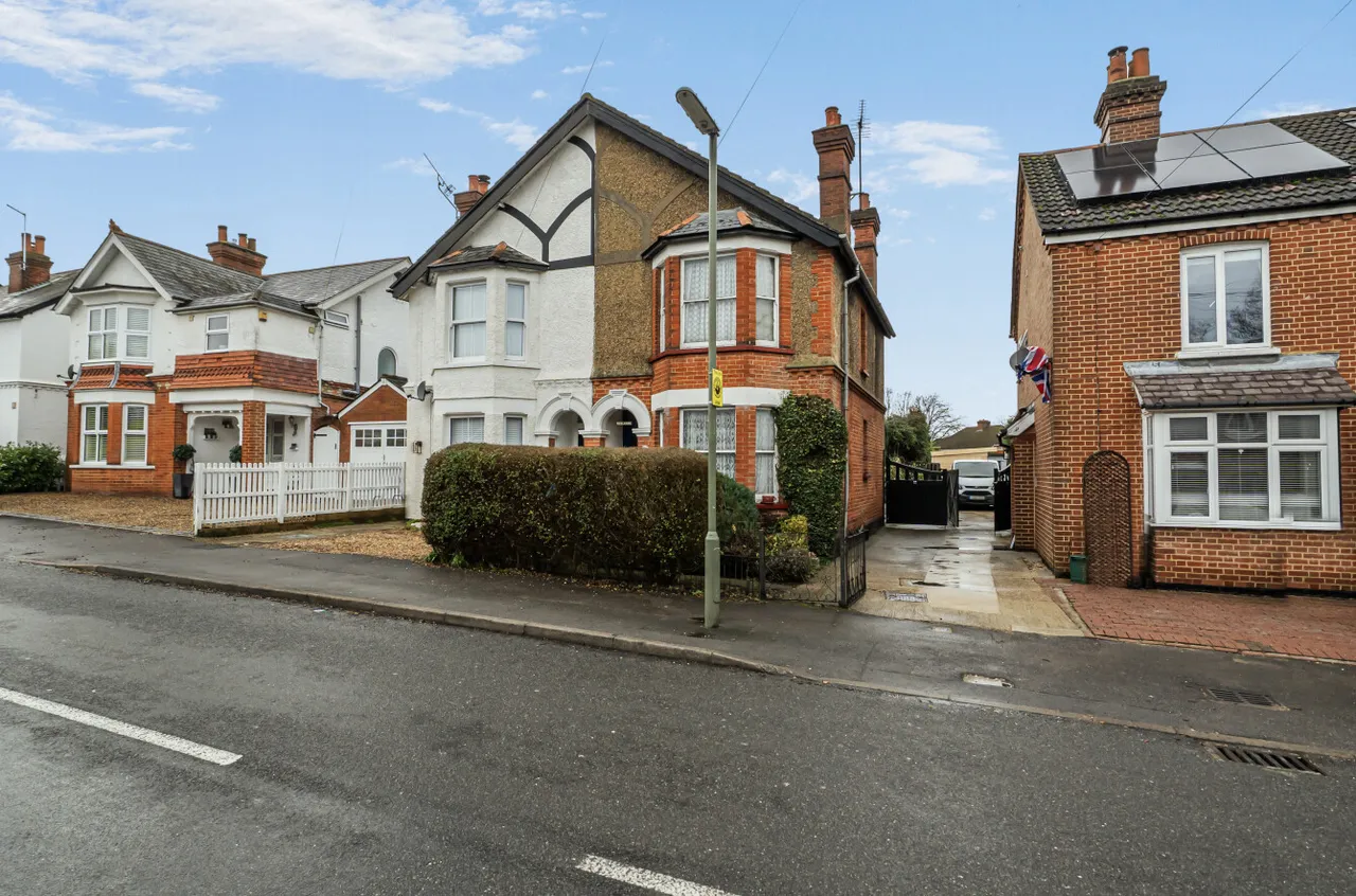 MacDonald Road, Lightwater, Surrey, GU18 5TN, photo 21
