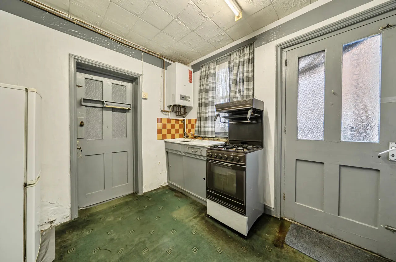 MacDonald Road, Lightwater, Surrey, GU18 5TN, photo 9