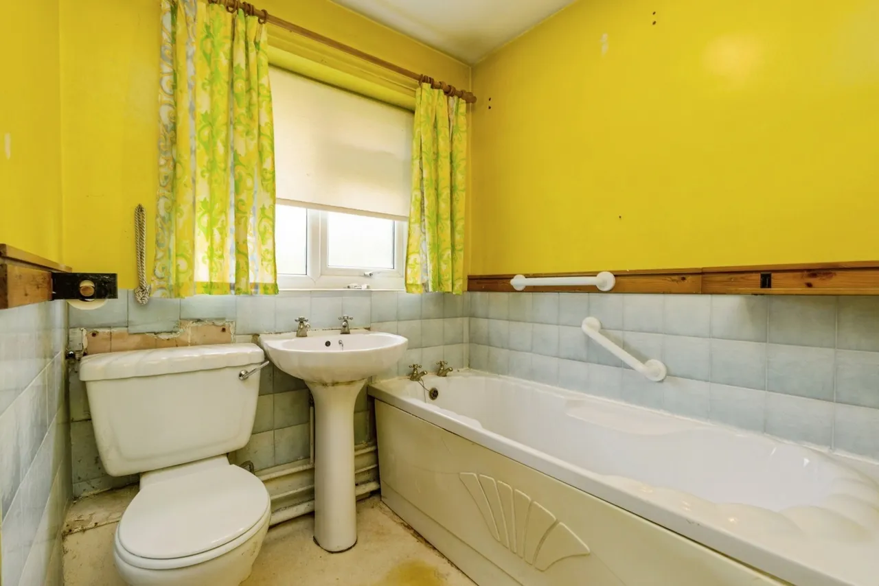 Nairn Close, Fearnhead, Warrington, Cheshire, WA2, photo 6