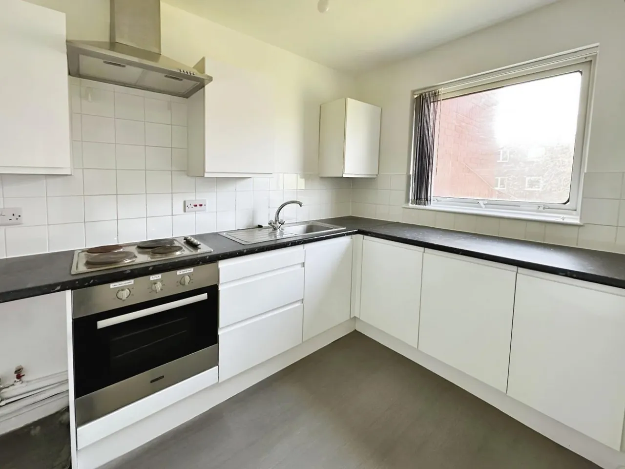 Greenside Court, Eccles, M30, photo 12