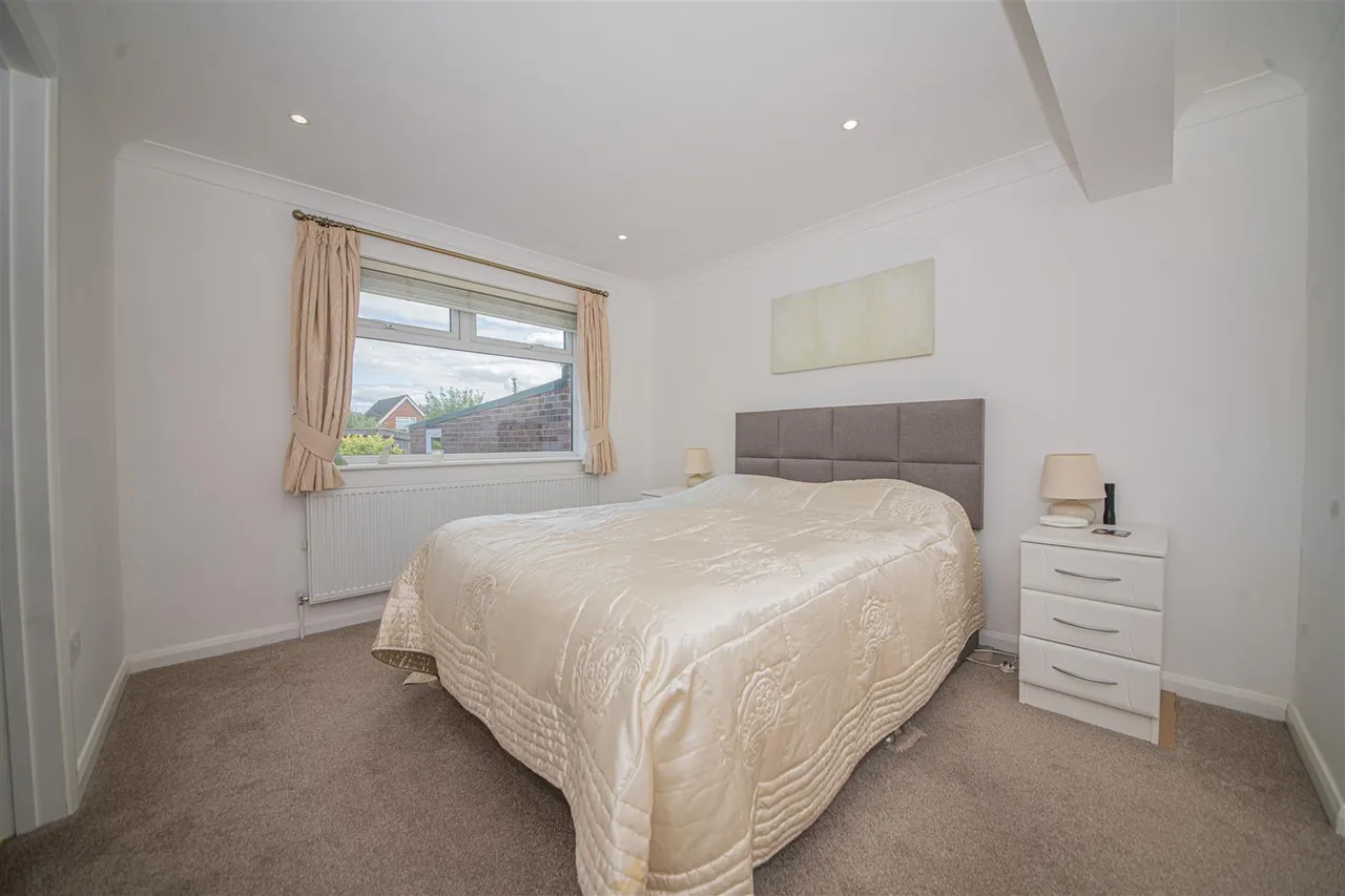 Weavills Road, Bishopstoke, Eastleigh, Hampshire, SO50 8HQ, photo 9
