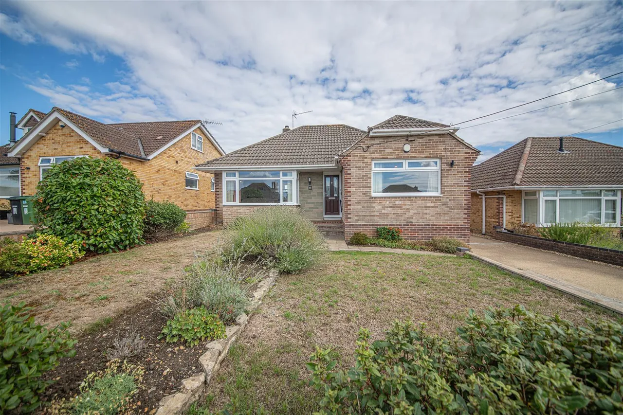 3 bed house for sale — Weavills Road, Bishopstoke, Eastleigh, Hampshire, SO50 8HQ