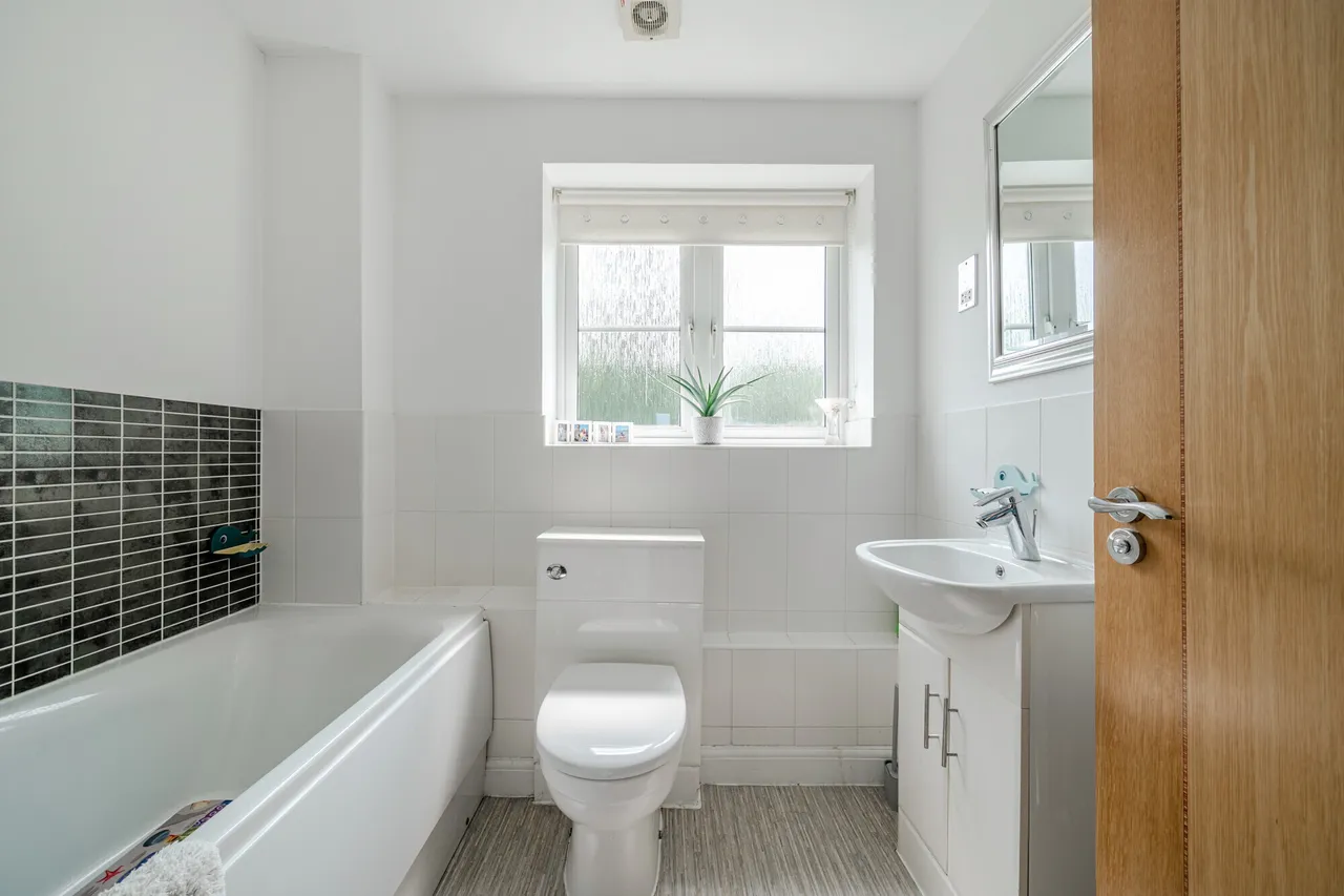 Valley View, Aldbourne, SN8, photo 11