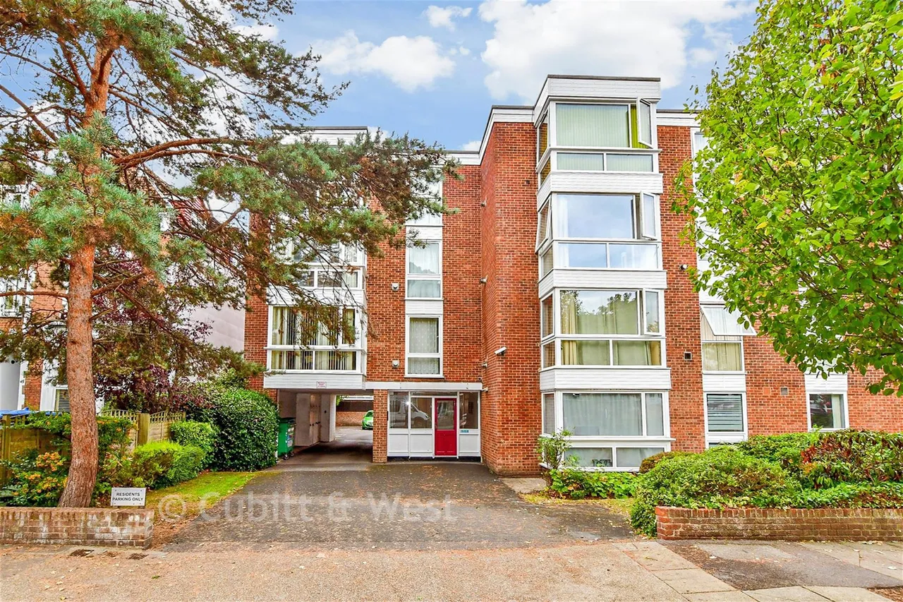 2 bed flat for sale, Outram Road, Southsea, PO5