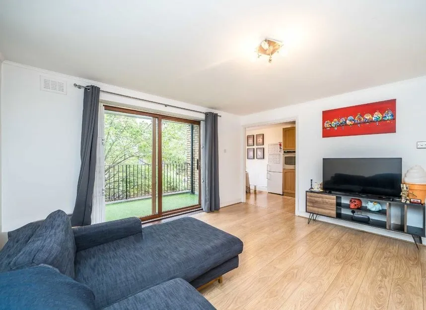 Slievemore Close, Clapham, SW4, photo 2