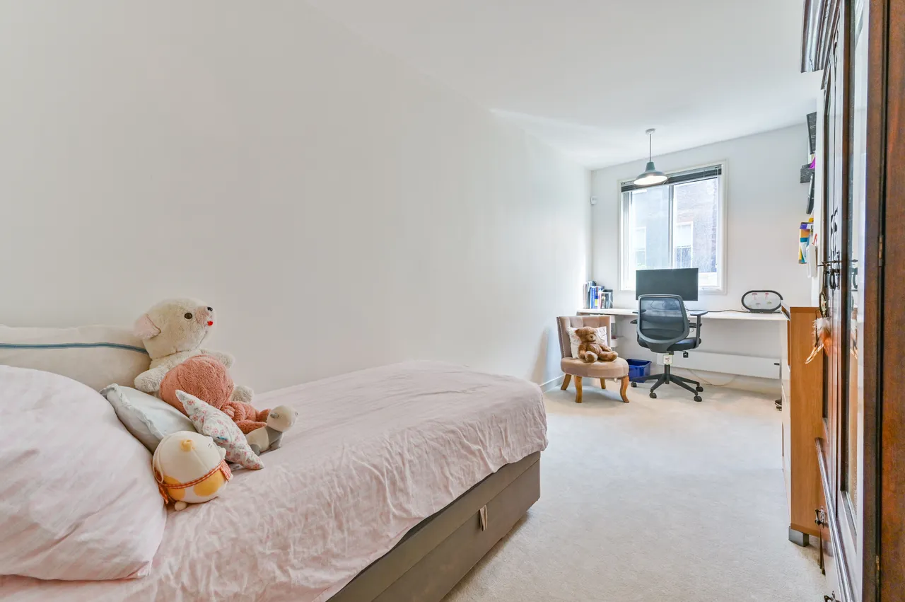 5 Milford House, 7 Queen Anne Street, London, photo 10