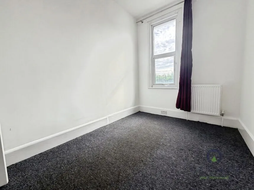 College Avenue, Gillingham, Kent, ME7, photo 6