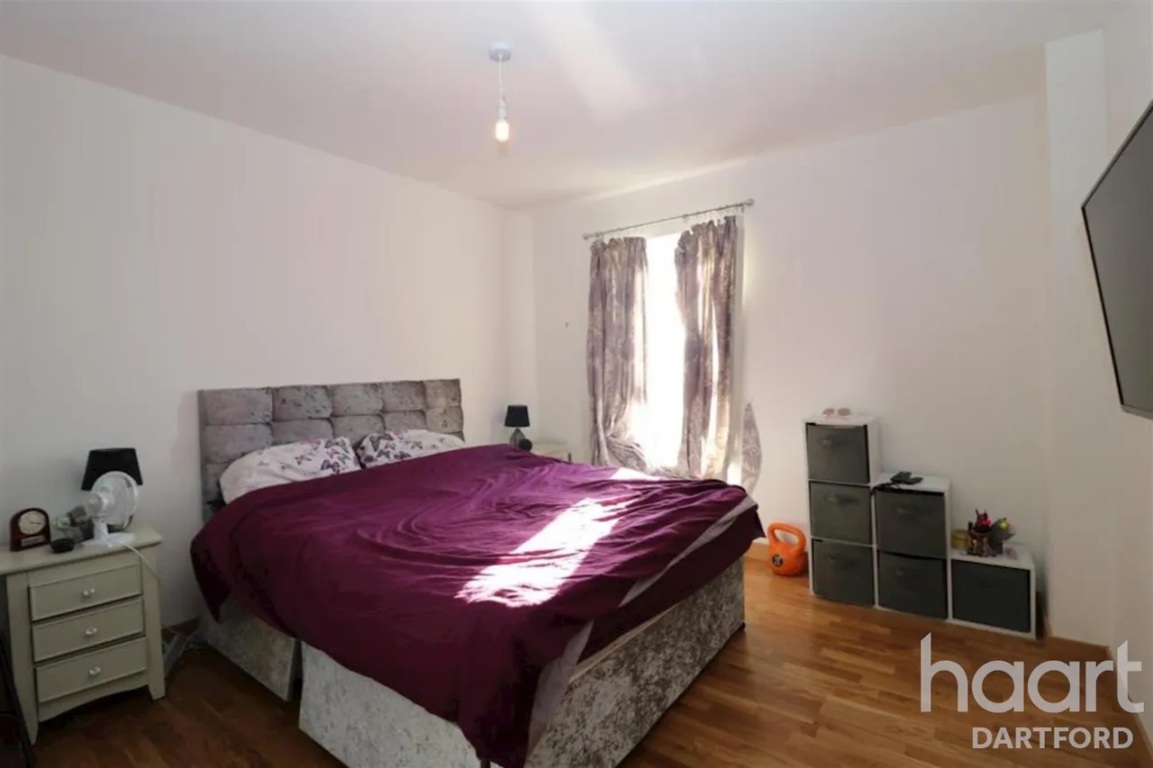 Langley Square, DA1, photo 3