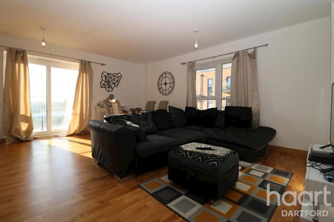 Langley Square, DA1, photo 6