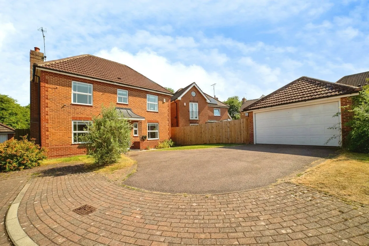 4 bed house for sale — Chestnut Gardens, SUTTON-IN-ASHFIELD, Nottinghamshire, NG17