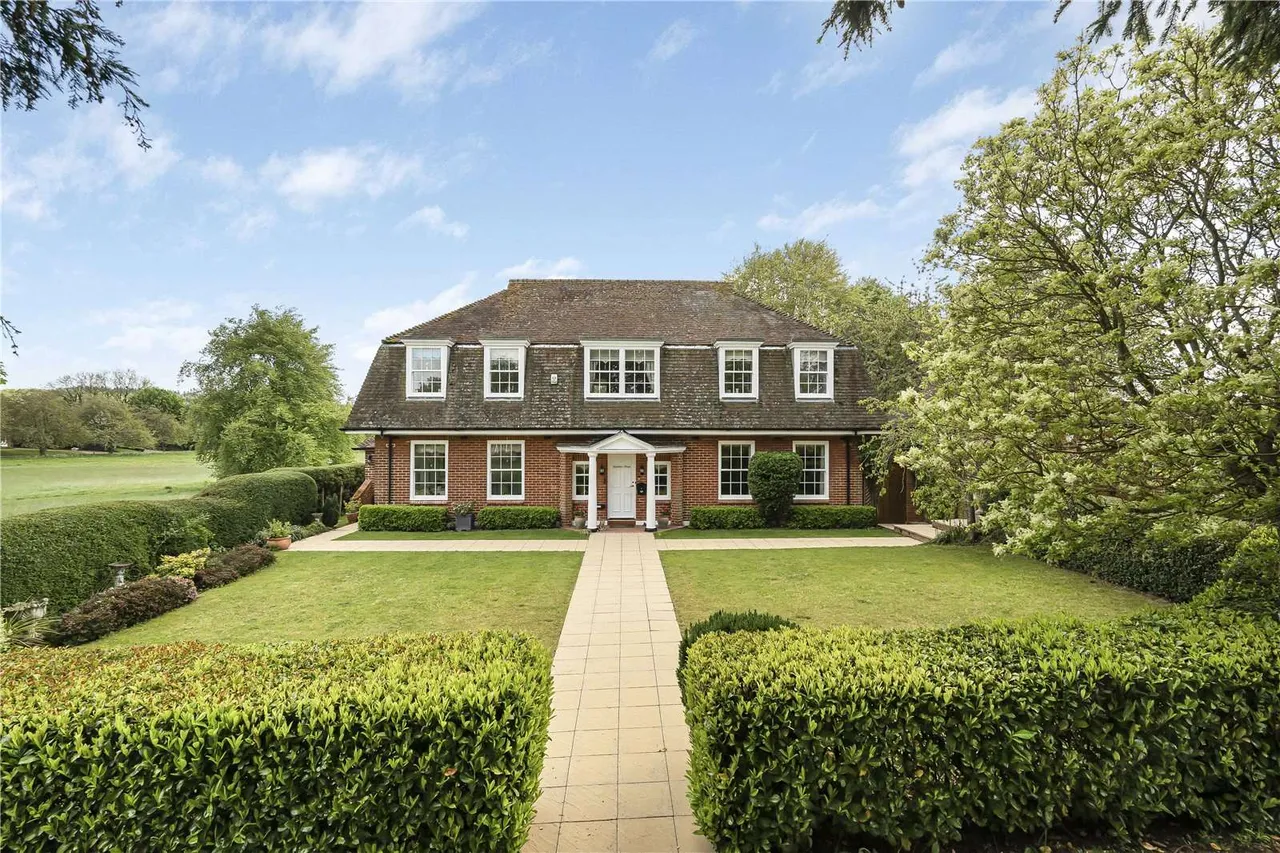 5 bed house for sale — Oakley Court, Benson, Wallingford, Oxfordshire, OX10 6QH