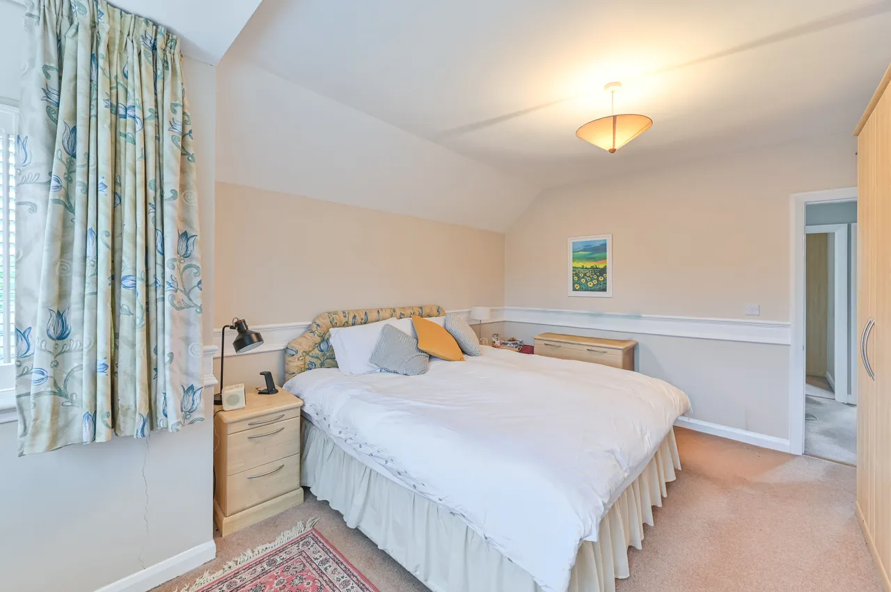 46 Cambridge Drive, London, photo 9