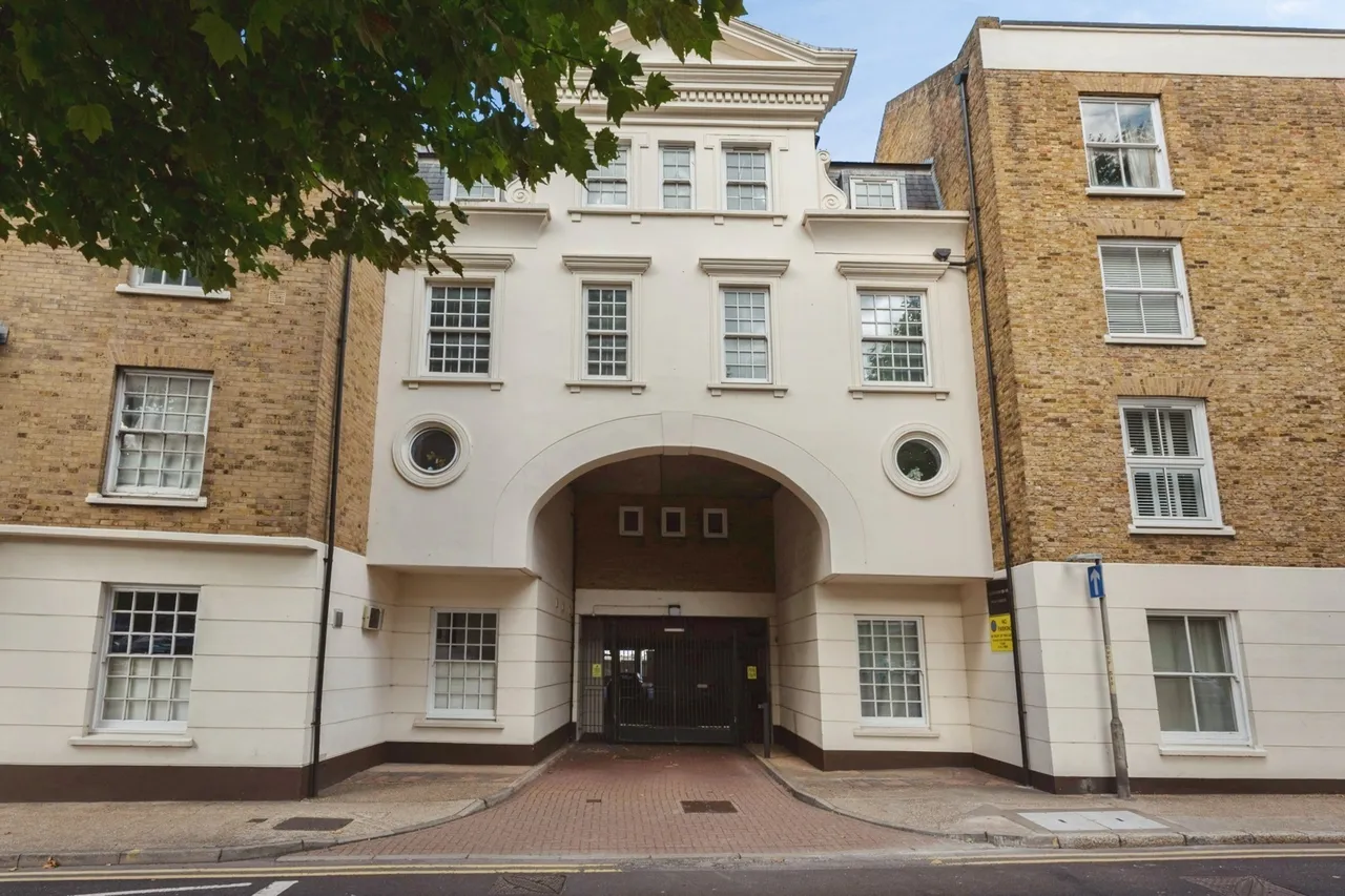 West Street, Gravesend, DA11, photo 2