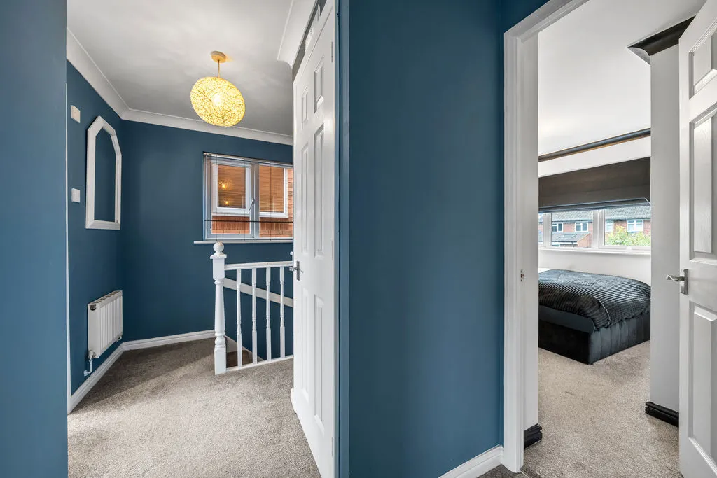 Redwoods, Row Town KT15 1JN, photo 11