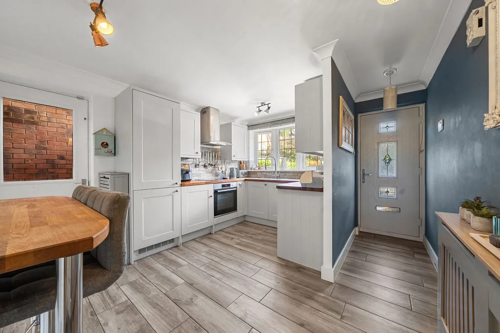 Redwoods, Row Town KT15 1JN, photo 5
