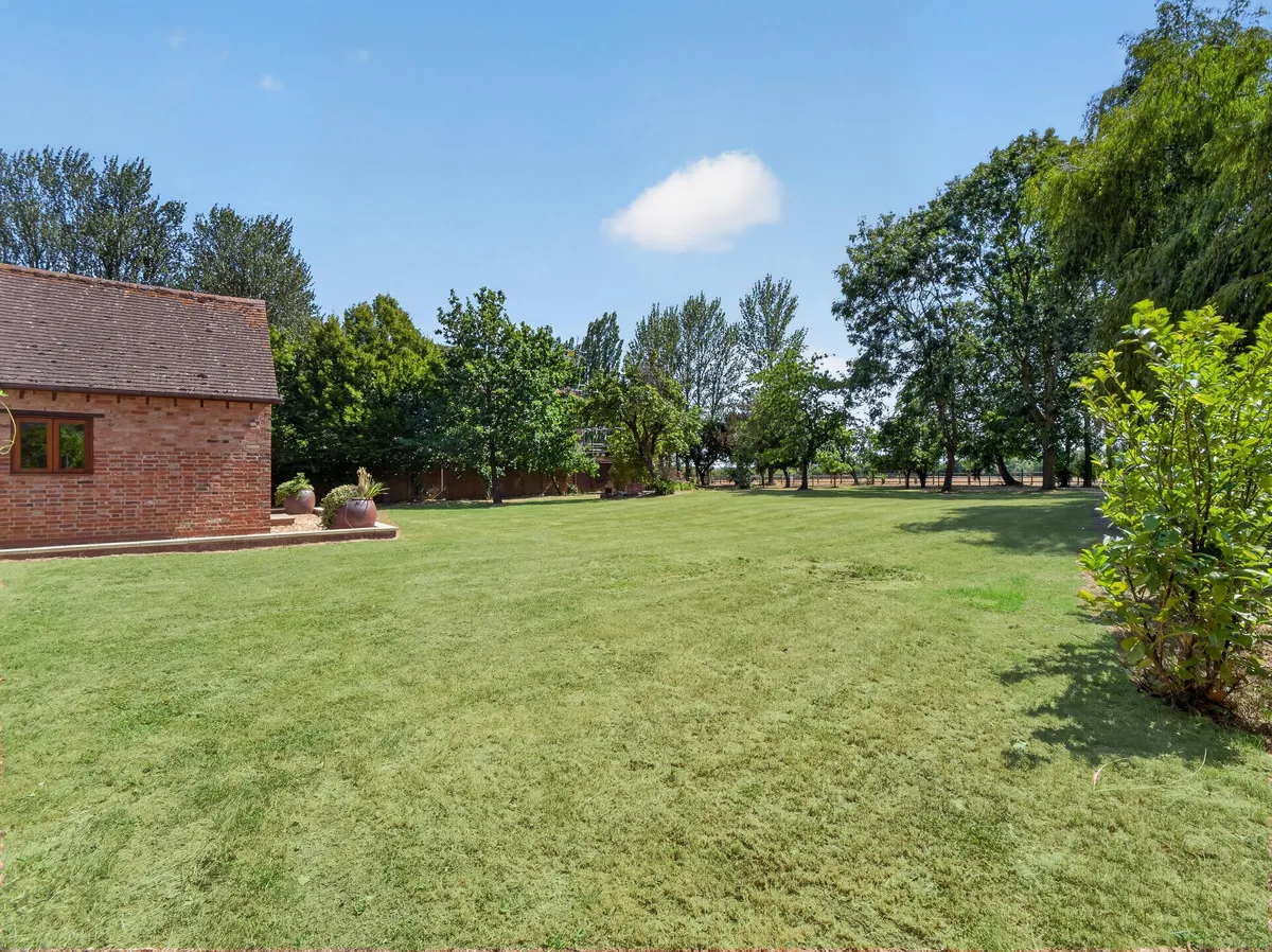 Boddington Road, Claydon Banbury, OX17, photo 48