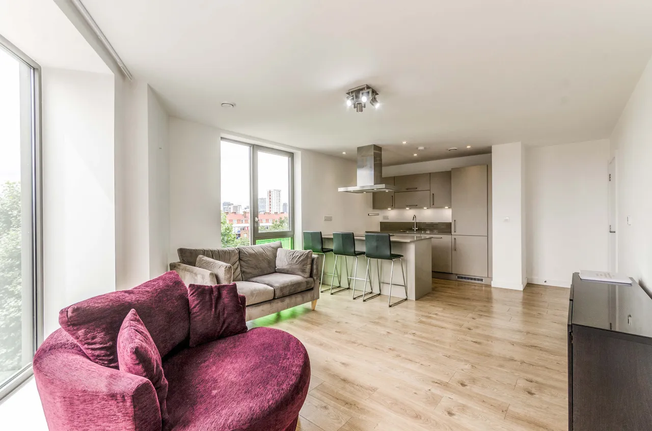 London, E1W, photo 6